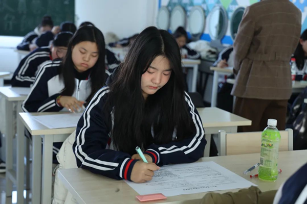 策马扬鞭 只争朝夕 | 银川万通学子迎来期末考试啦