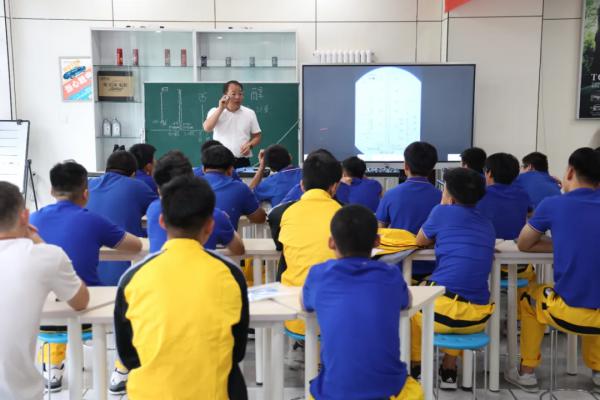 银川万通学校部分专业名额正在火热补录中，还有想报的同学抓紧时间！！