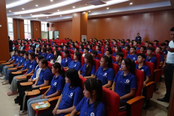 银川万通学校部分专业名额正在火热补录中，还有想报的同学抓紧时间！！