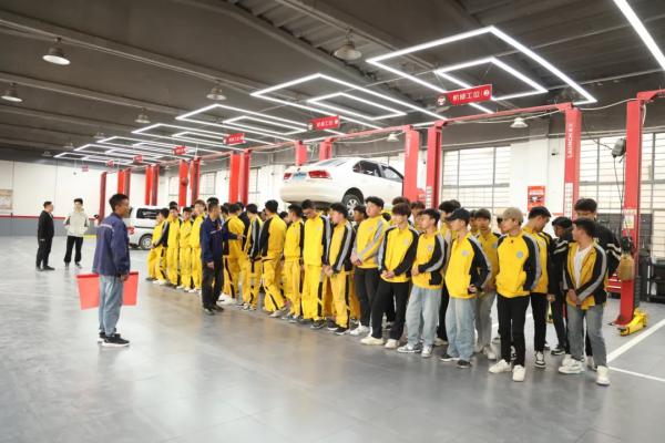 校企携手，共筑未来