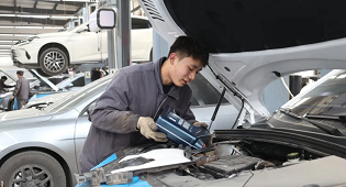 榜样的力量 | 闪振明:以技立身,以创赋能