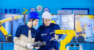 卷不动学霸？拼不过背景？那就用技术成为“唯一选项”！